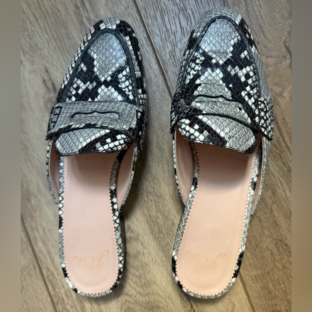 Women's Snakeskin Loafers